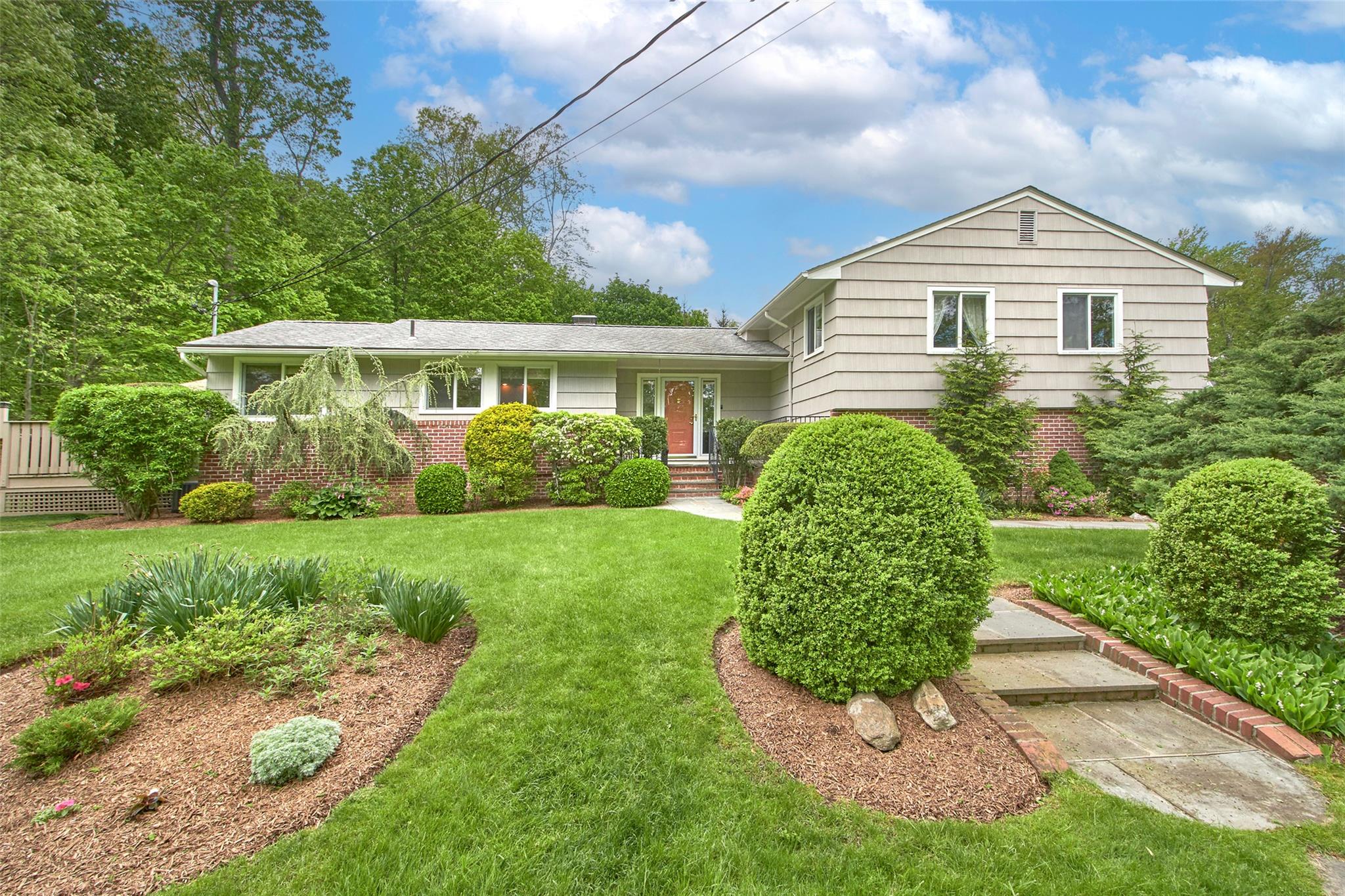 102 Butternut Road, Briarcliff Manor, NY 10510